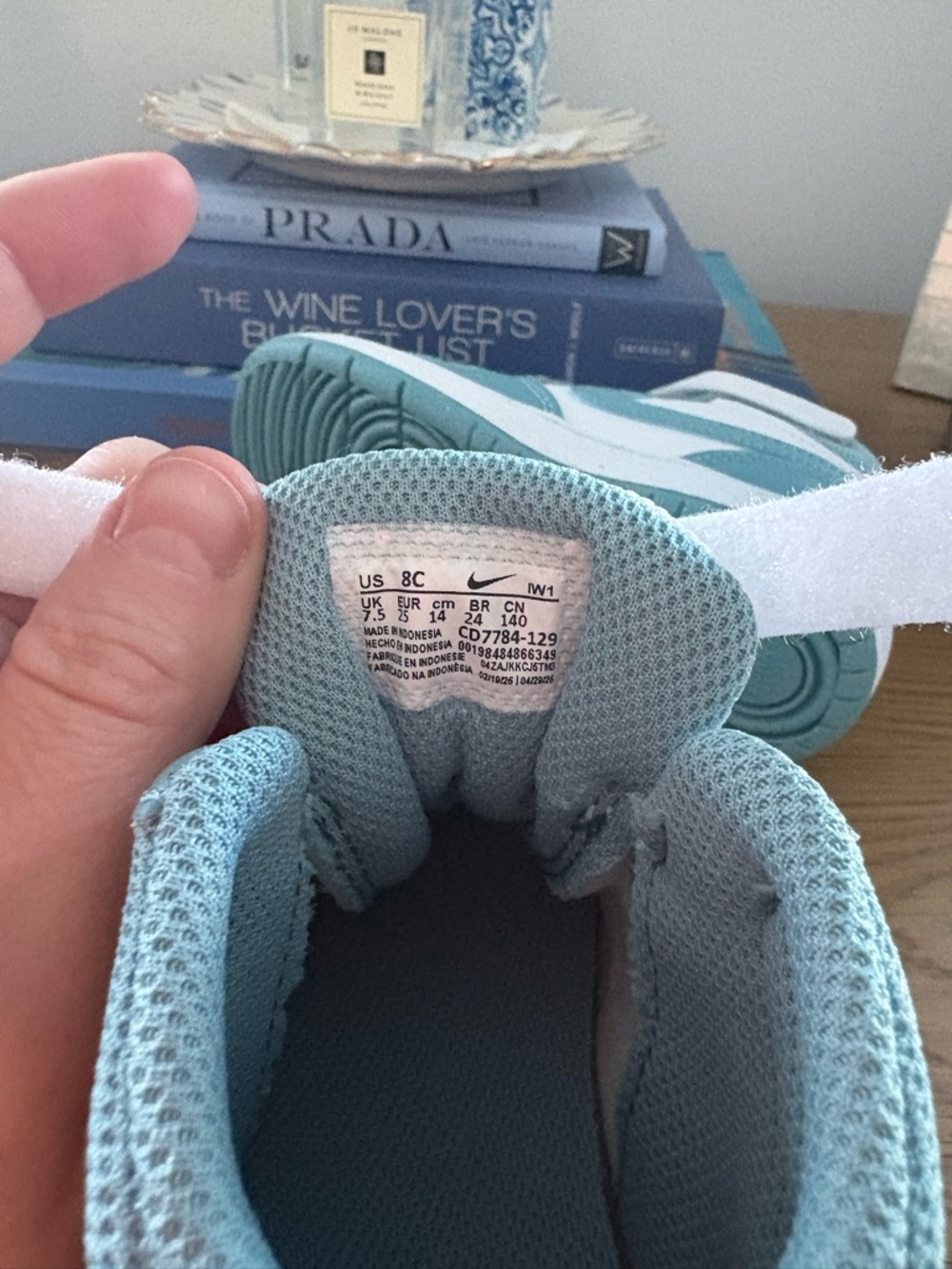Toddler Nikes BNWOB 8C - Picture 2 of 2